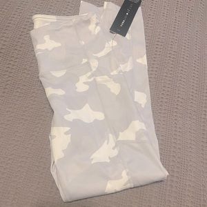 Yogalicious leggings, with pockets, never worn.